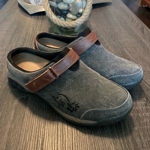 THERAFIT Gray Mules Clogs Slip on Shoes 9